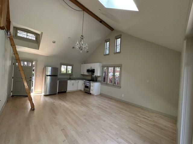 1020 Bay Street #A - Photo 5 of 14