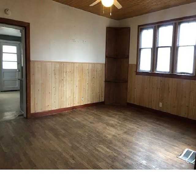 303 W 2nd St #NA - Photo 3 of 13