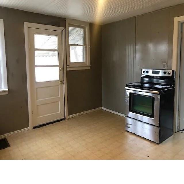303 W 2nd St #NA - Photo 6 of 13