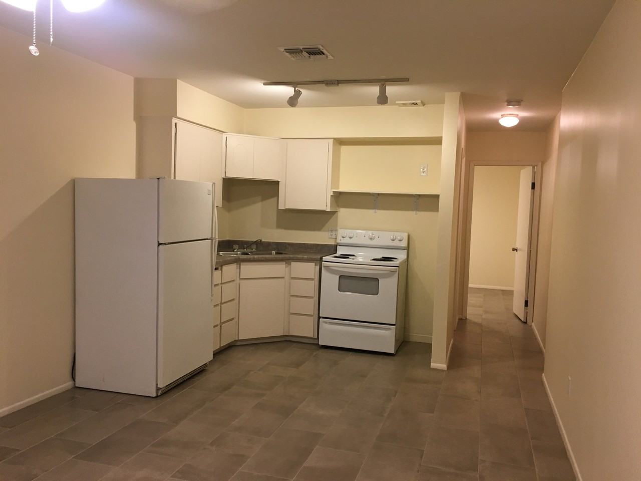 2102 W Orangewood Ave #B - Photo 3 of 5