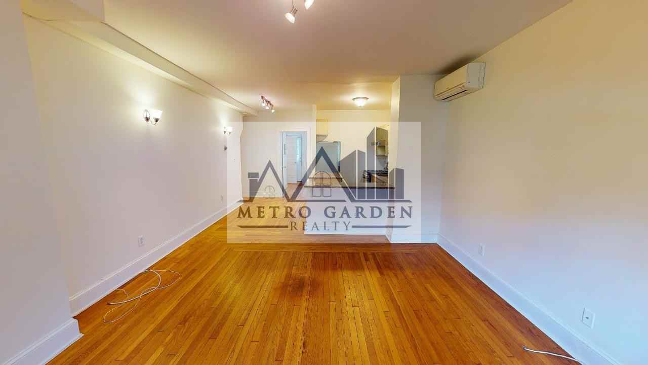 3-82 Burns Street #1 - Photo 4 of 35