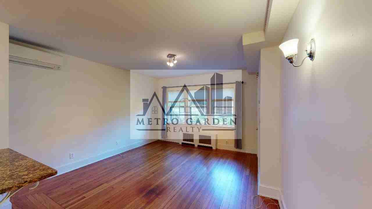 3-82 Burns Street #1 - Photo 6 of 35