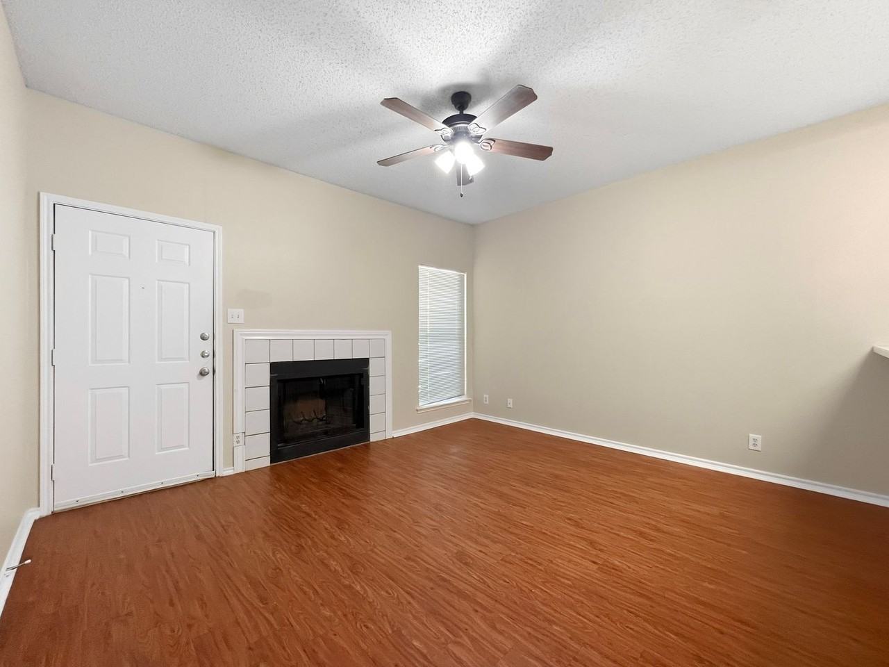 2414 Longview St - Photo 7 of 19