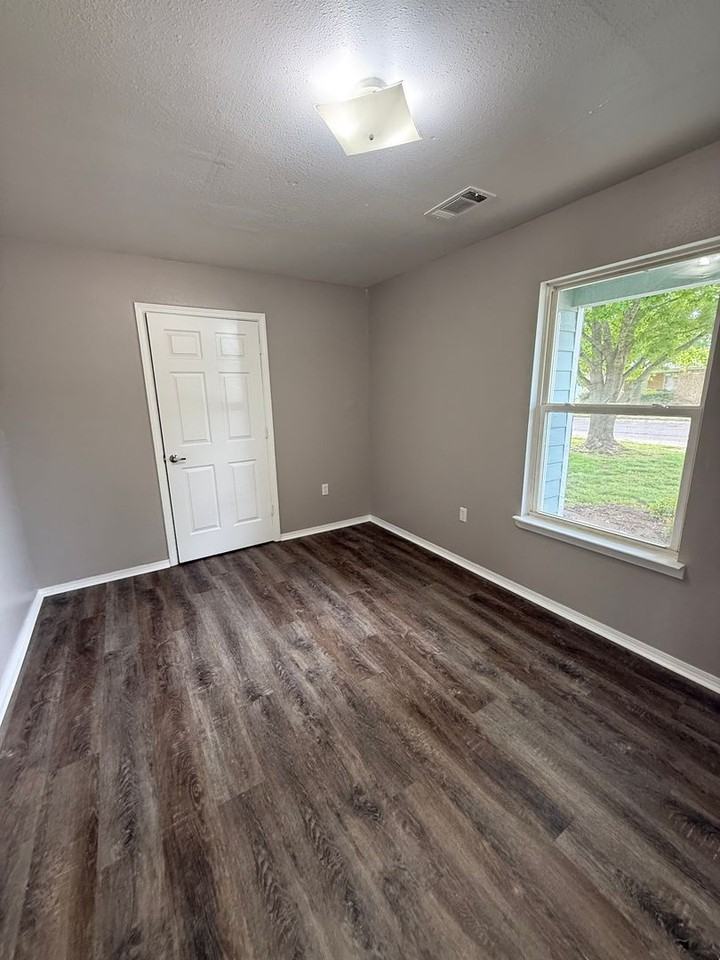 289 Hwy 431 - Photo 4 of 10