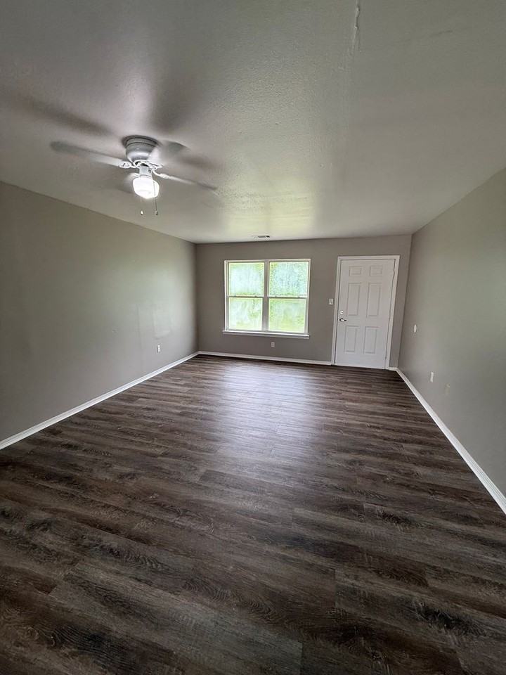 289 Hwy 431 - Photo 5 of 10