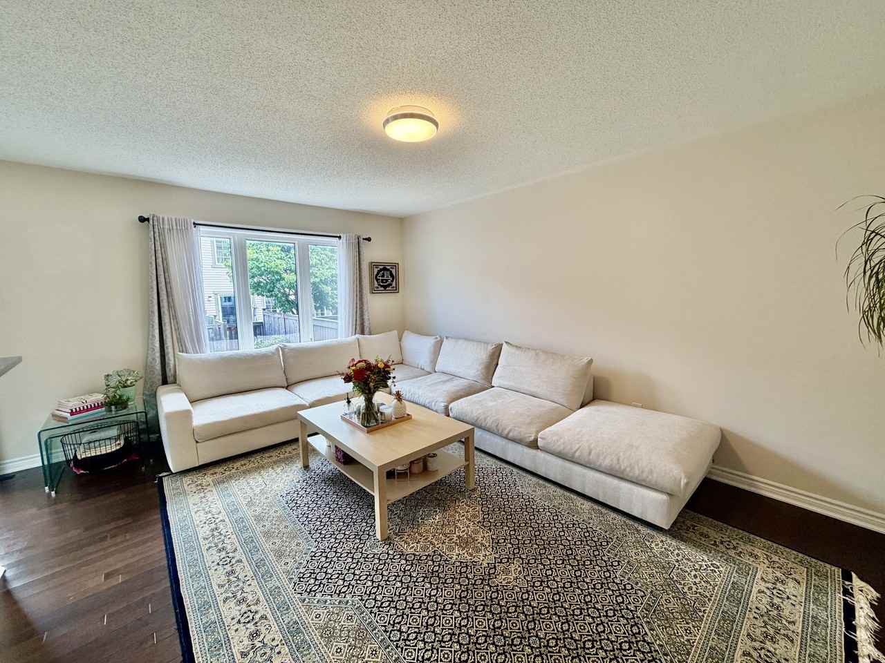 703 Maloja Way - Photo 5 of 27