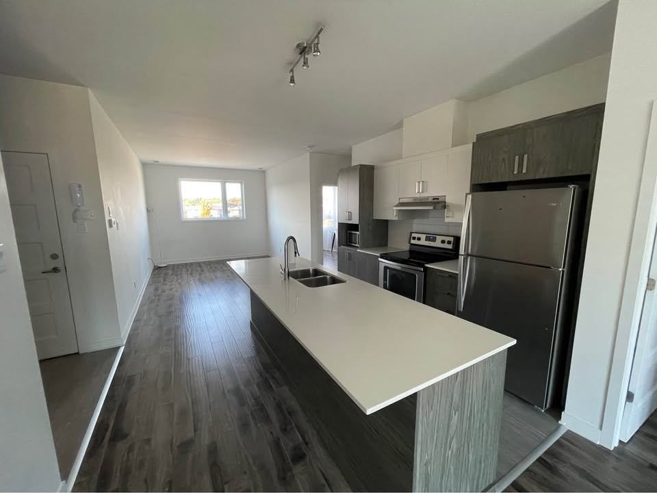 844 Rue Marie-Gérin-Lajoie - Photo 2 of 16