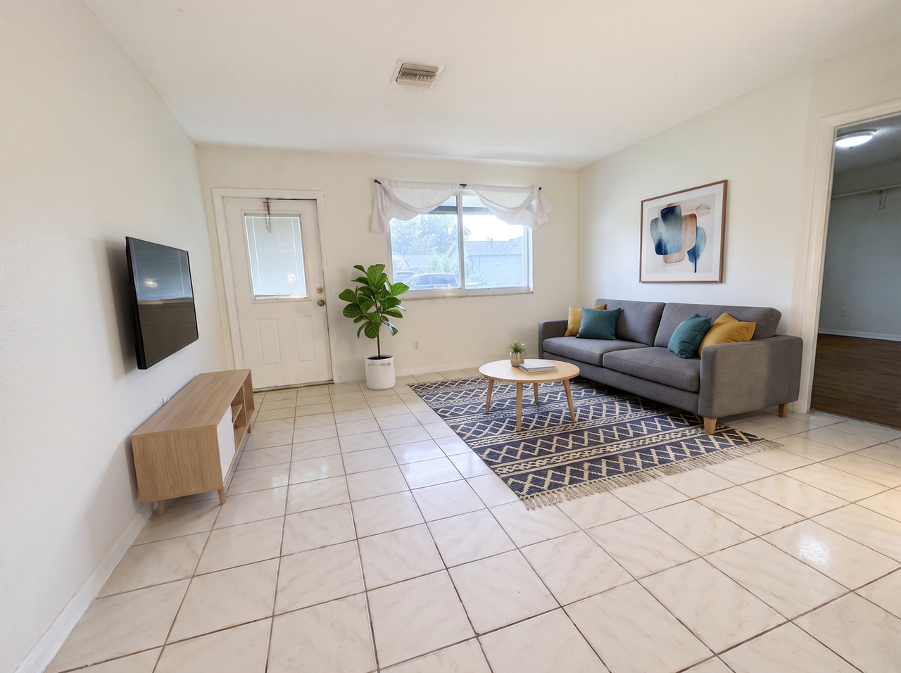 2319 Wilson St #2 - Photo 4 of 17