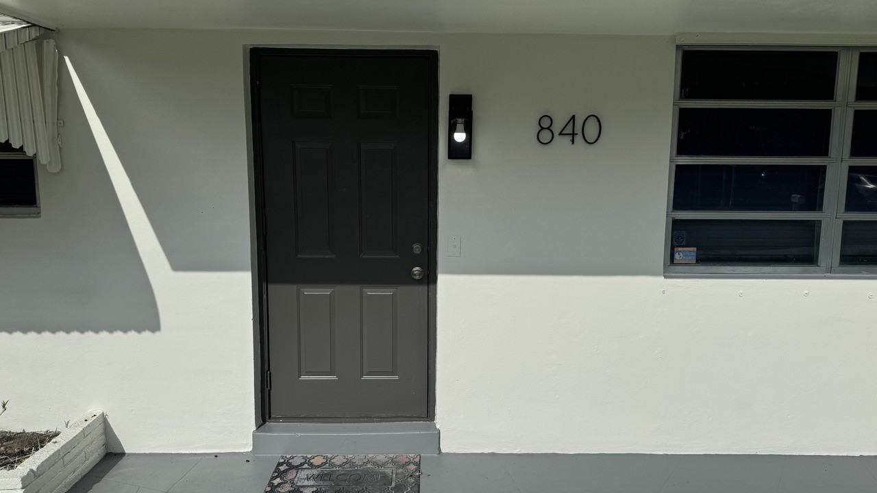 840 S 63rd Ave #2 - Photo 4 of 28