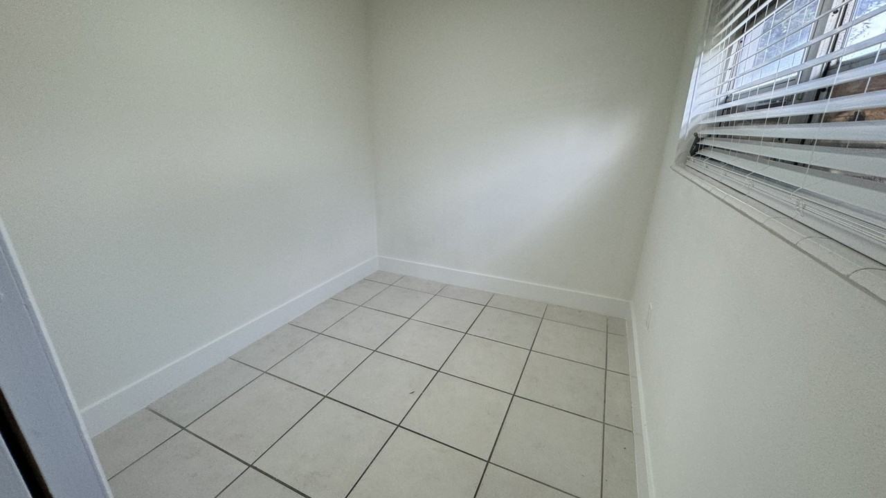 840 S 63rd Ave #2 - Photo 5 of 28