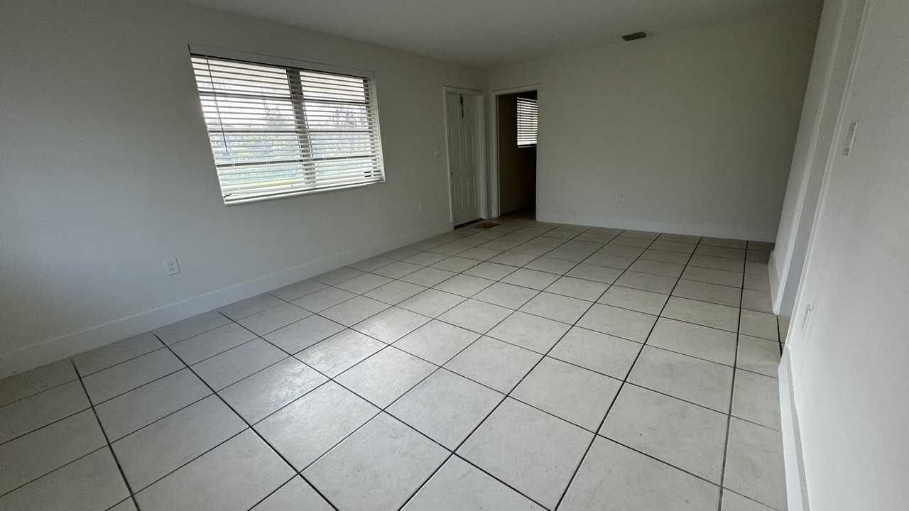 840 S 63rd Ave #2 - Photo 7 of 28