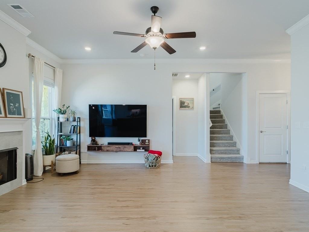 460 Poplar Rd - Photo 4 of 30