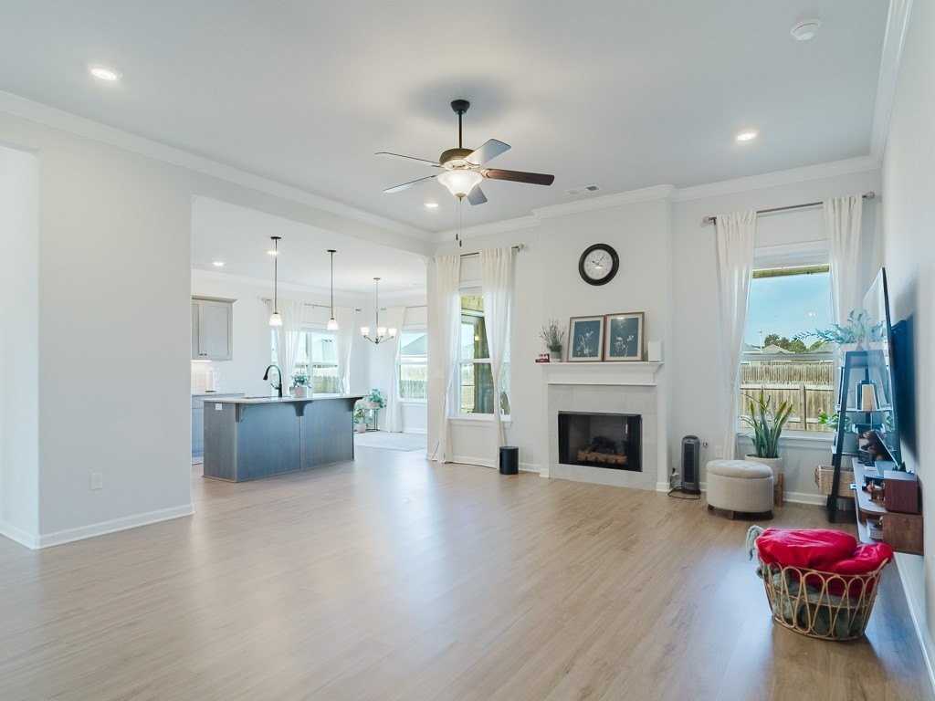 460 Poplar Rd - Photo 5 of 30
