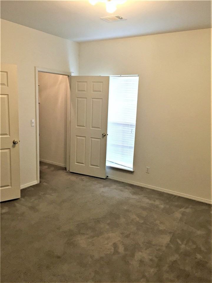 1770 N Gregg Ave #7 - Photo 7 of 13
