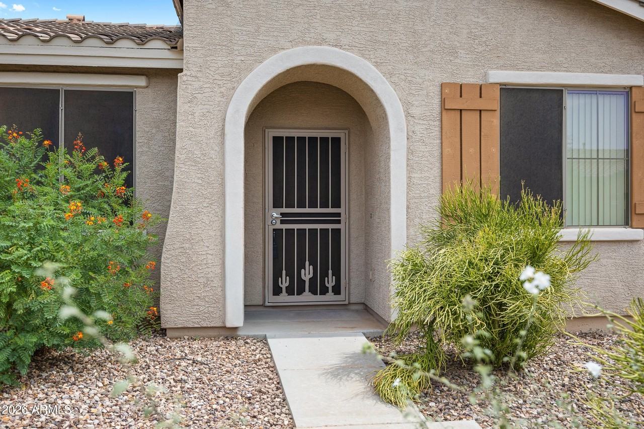 42406 W Falling Star Dr - Photo 2 of 50