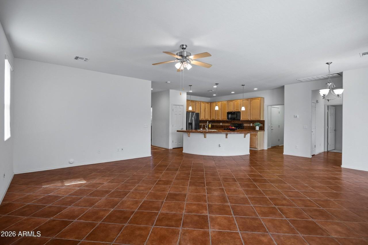 42406 W Falling Star Dr - Photo 5 of 50