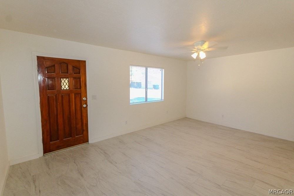 328 E Tiger Lily Dr - Photo 5 of 23