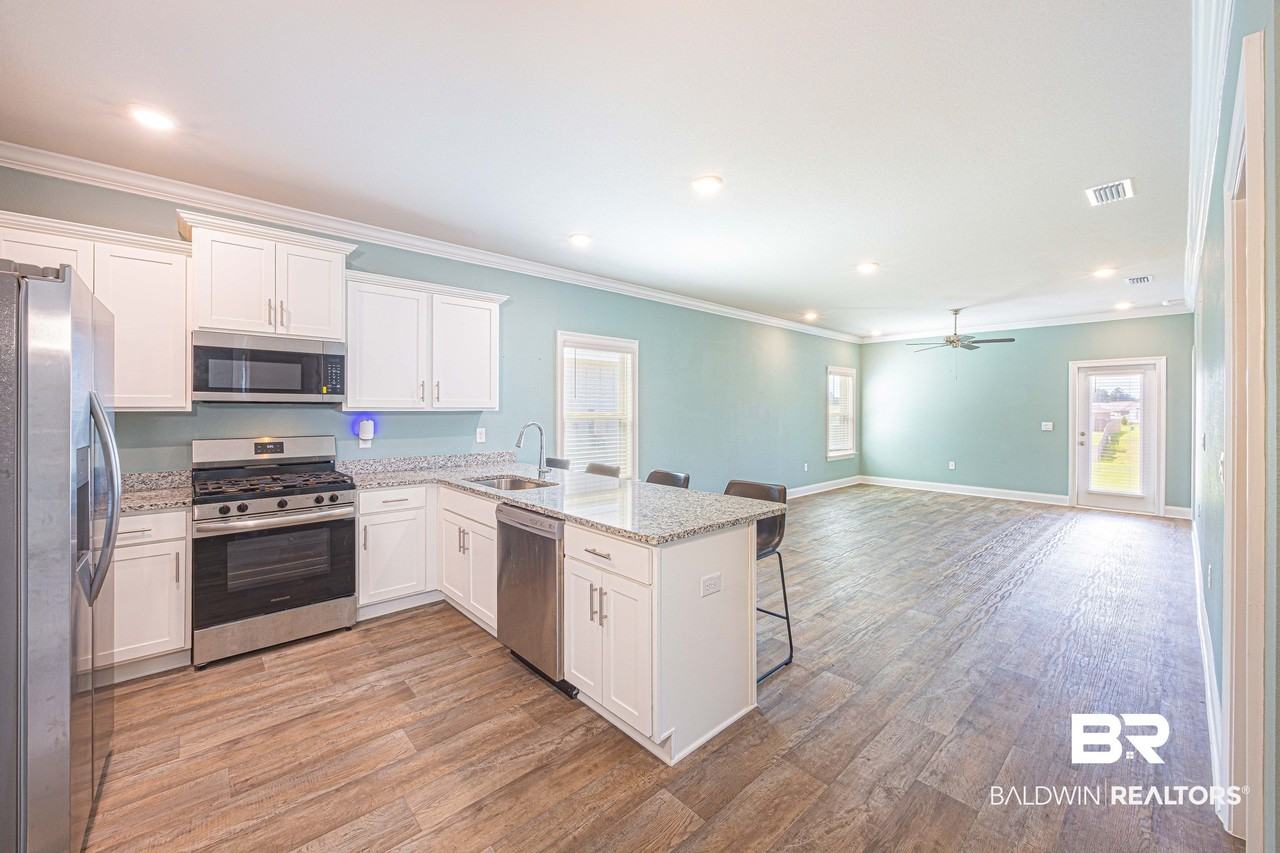 32667 Revere Dr - Photo 3 of 15
