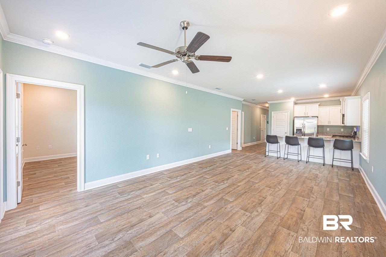 32667 Revere Dr - Photo 5 of 15
