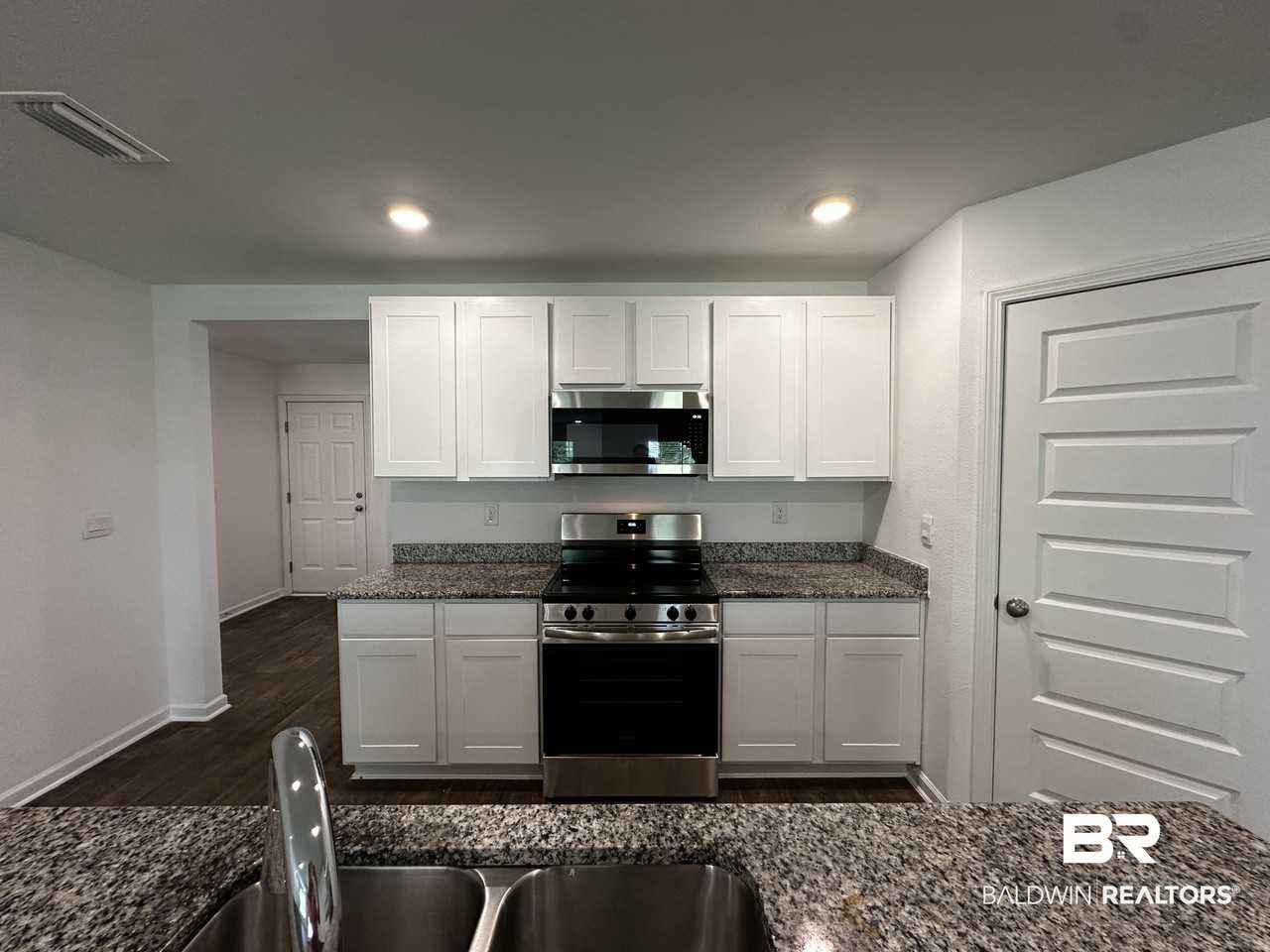 23450 Shadowridge Dr - Photo 4 of 38