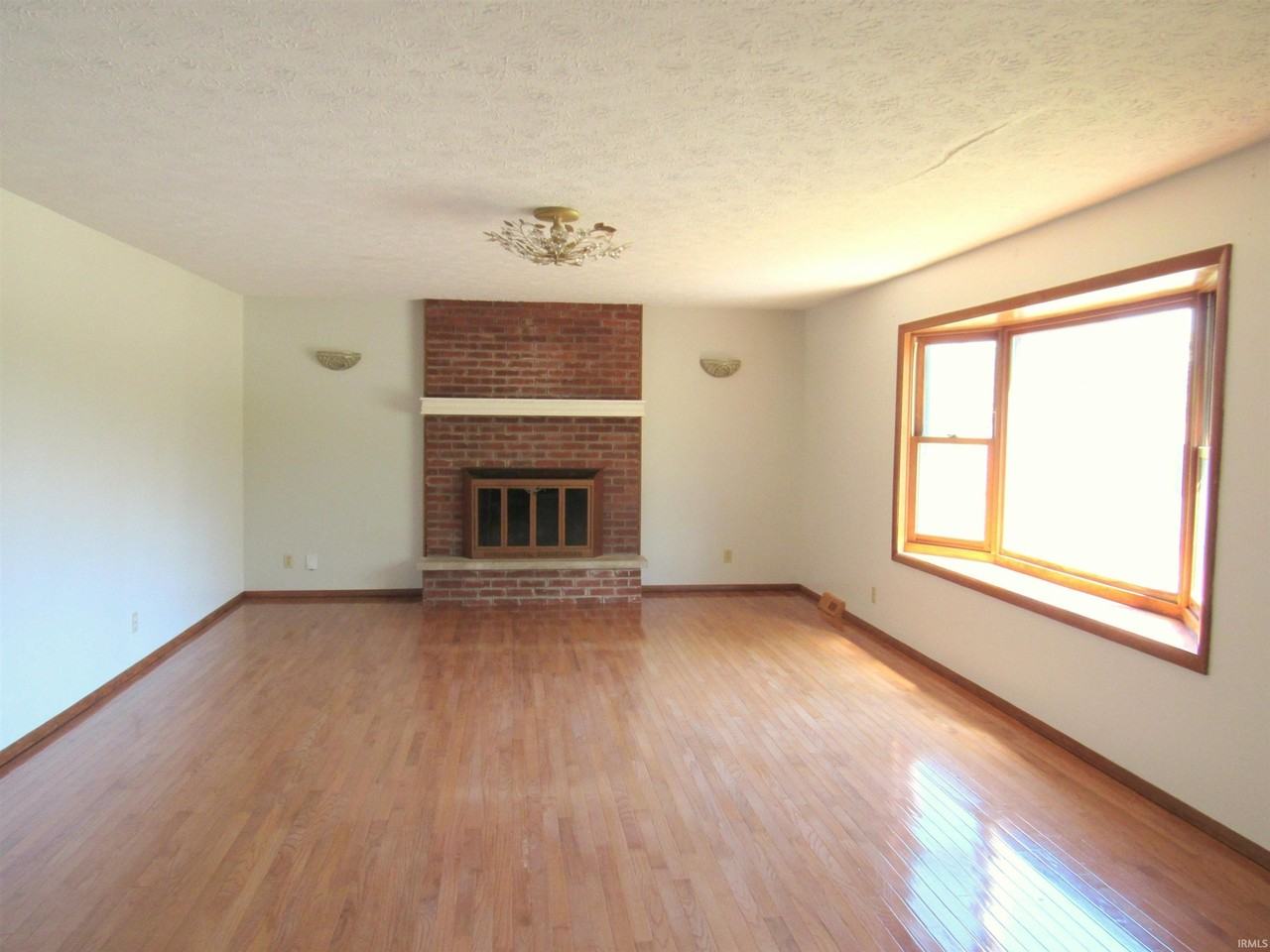 4401 E Cambridge Ct - Photo 2 of 20