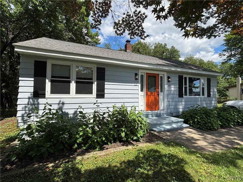 420 Spruce St - Photo 2 of 22