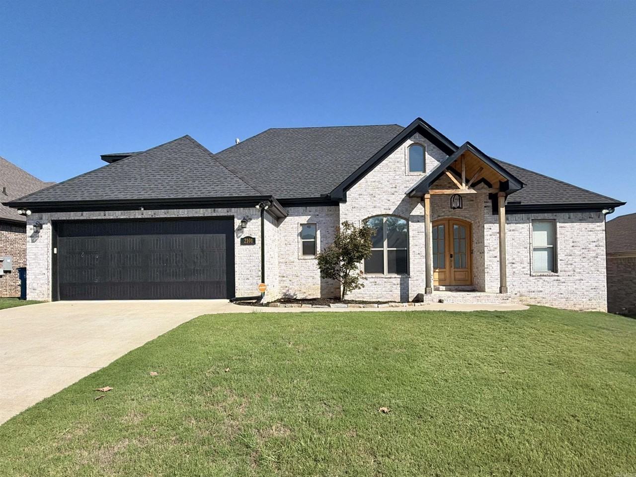 2101 Tapped Maple Dr - Photo 2 of 30