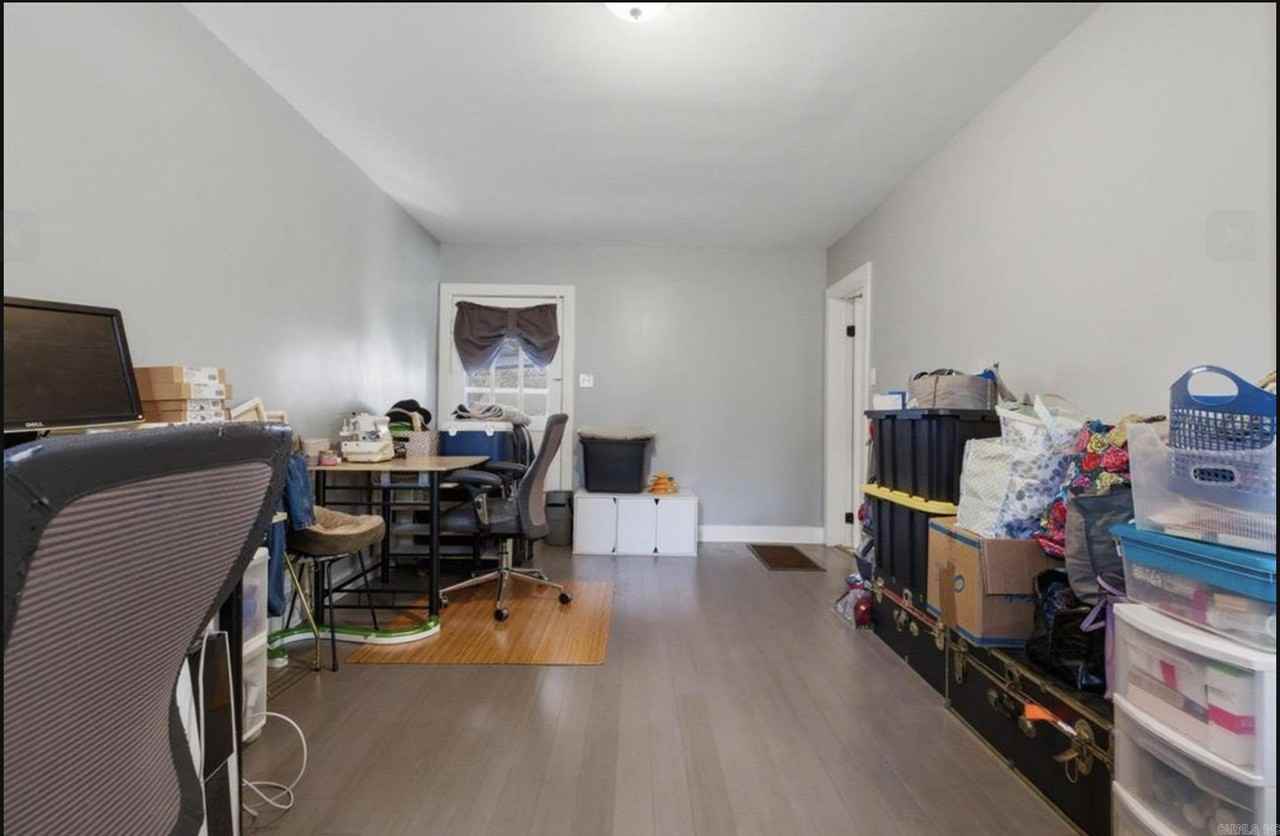 508 W 33rd St - Photo 5 of 11