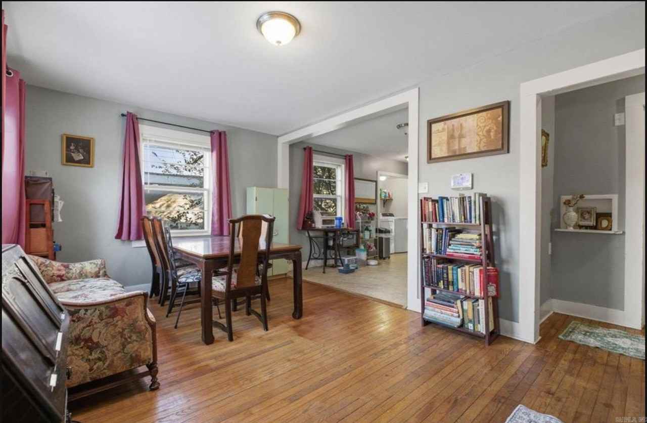508 W 33rd St - Photo 6 of 11