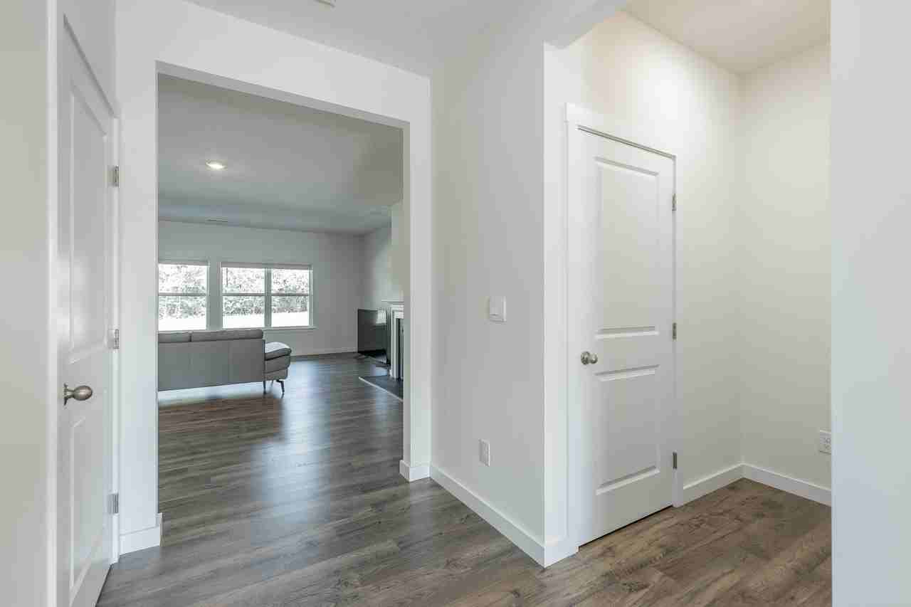 10815 Upland Dr - Photo 4 of 49