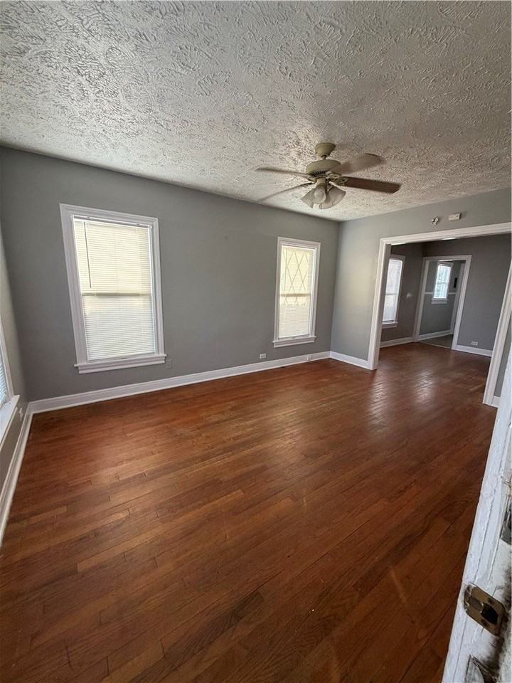 330 Rosebud Ave - Photo 2 of 13