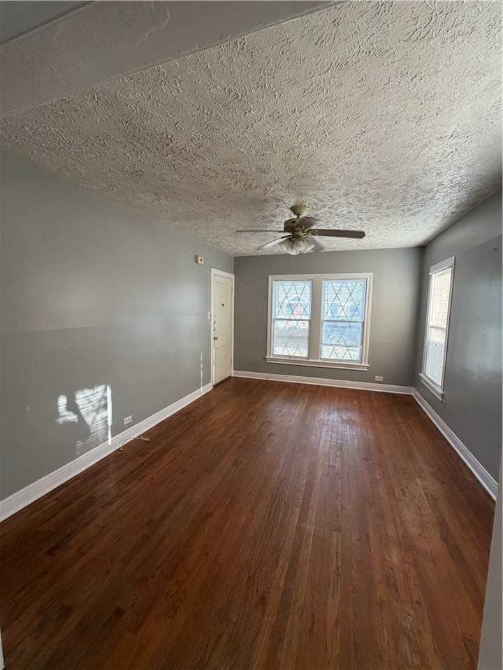 330 Rosebud Ave - Photo 4 of 13