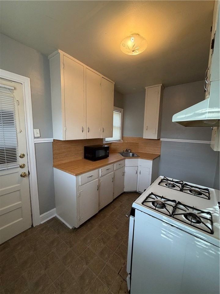 330 Rosebud Ave - Photo 7 of 13