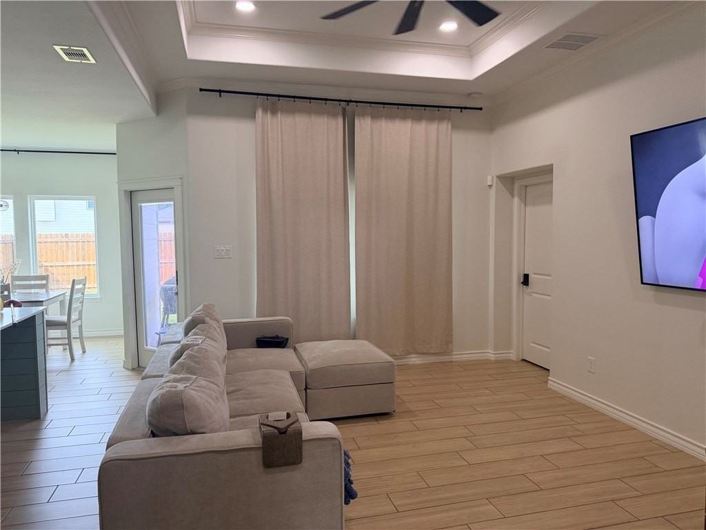 12818 Madalynn Dr - Photo 3 of 19
