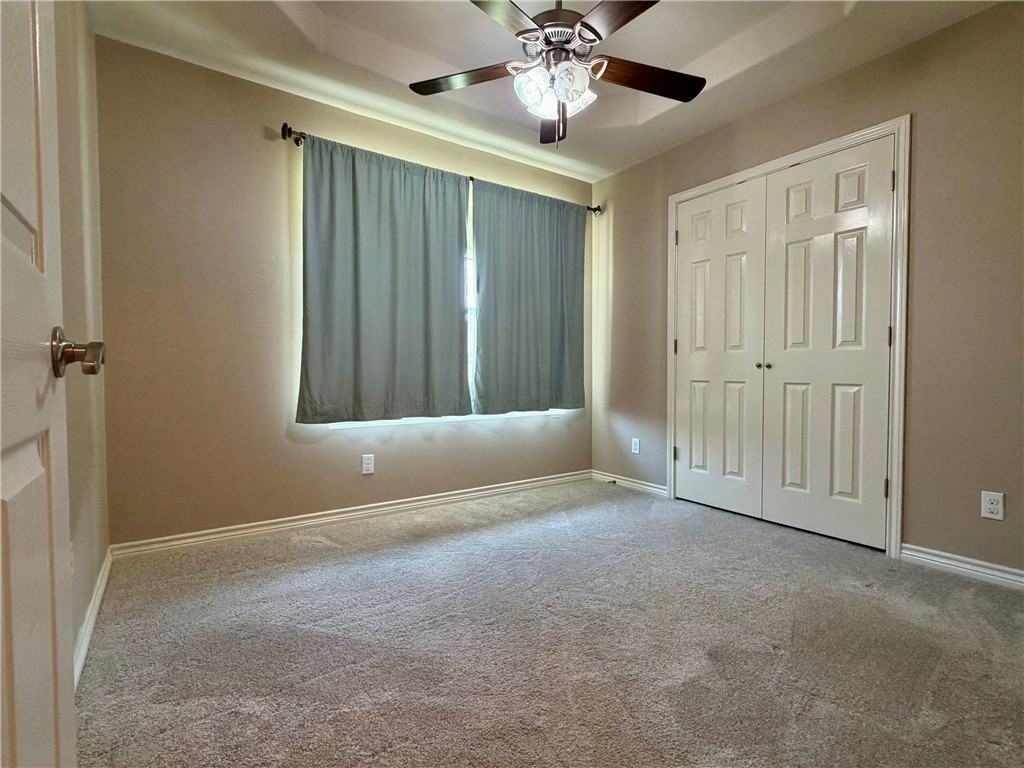 1907 Kelly Ln - Photo 4 of 33