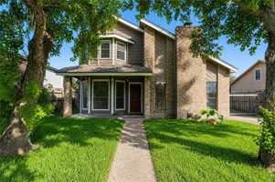 featured image of 6941 Braesvalley Dr