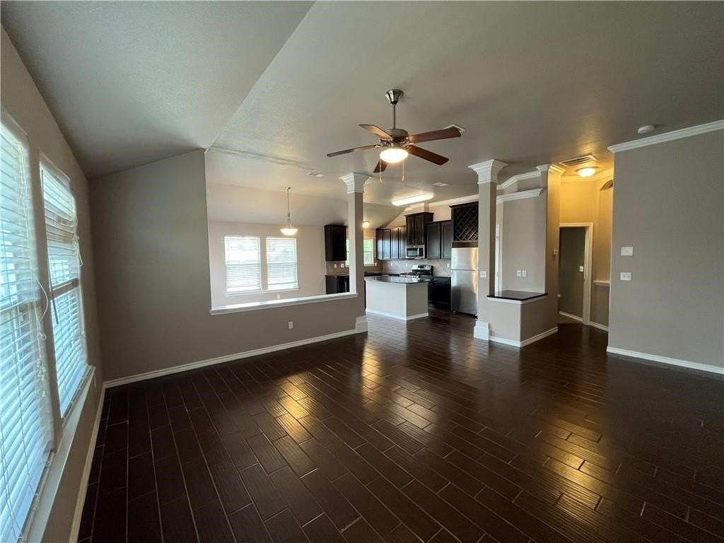 7305 Kolda Dr - Photo 4 of 17