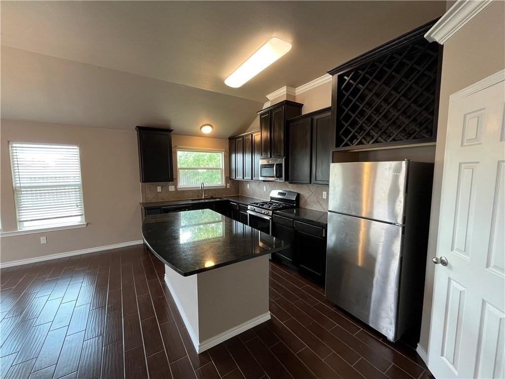 7305 Kolda Dr - Photo 5 of 17