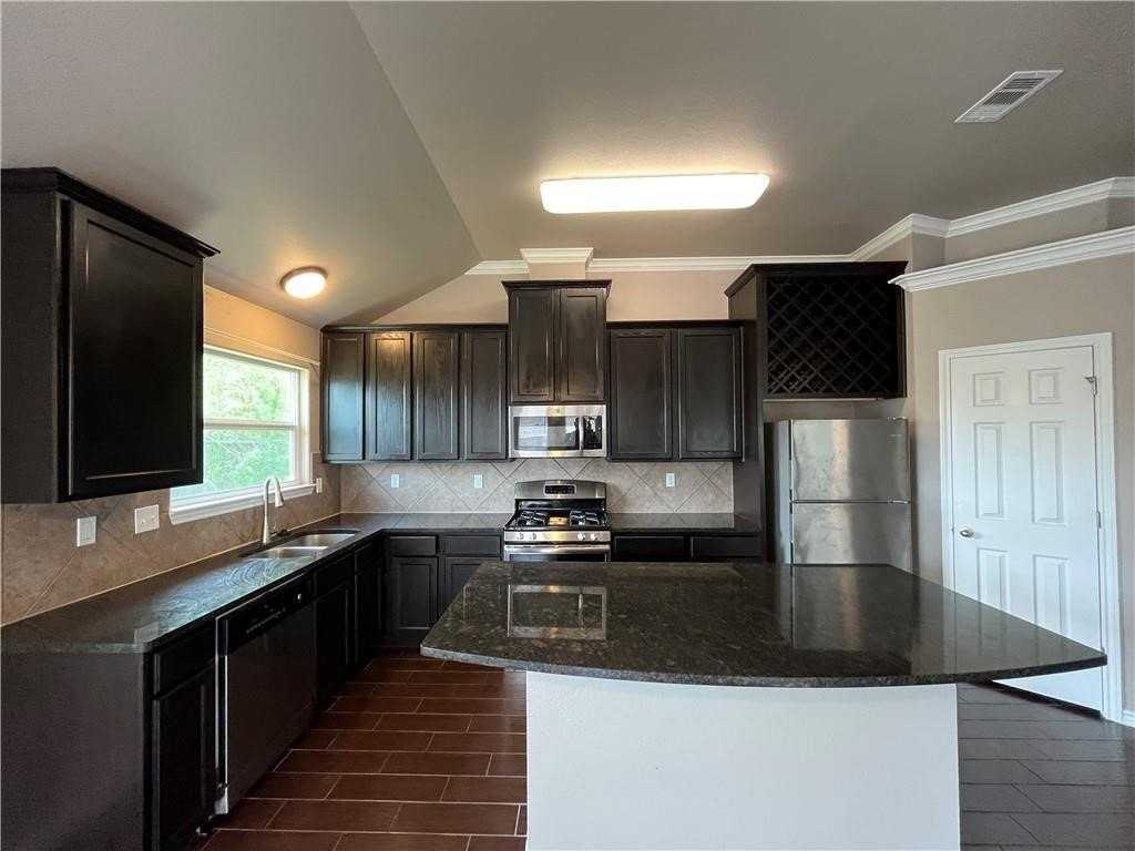 7305 Kolda Dr - Photo 6 of 17