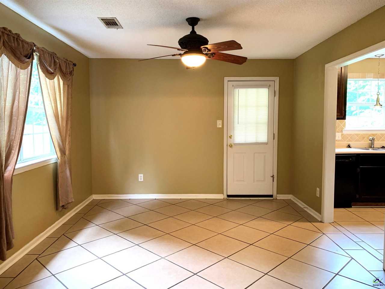 406 Chadwyck Cir - Photo 5 of 20