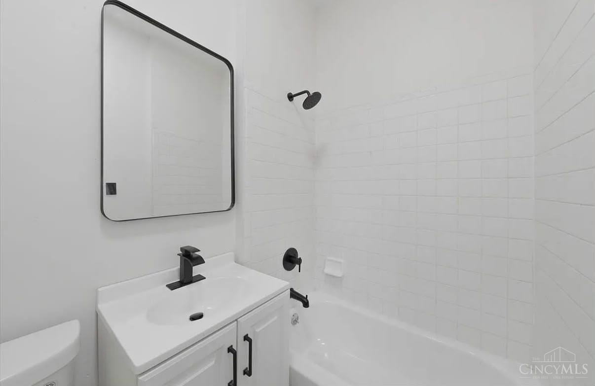 2502 Halstead St - Photo 2 of 22