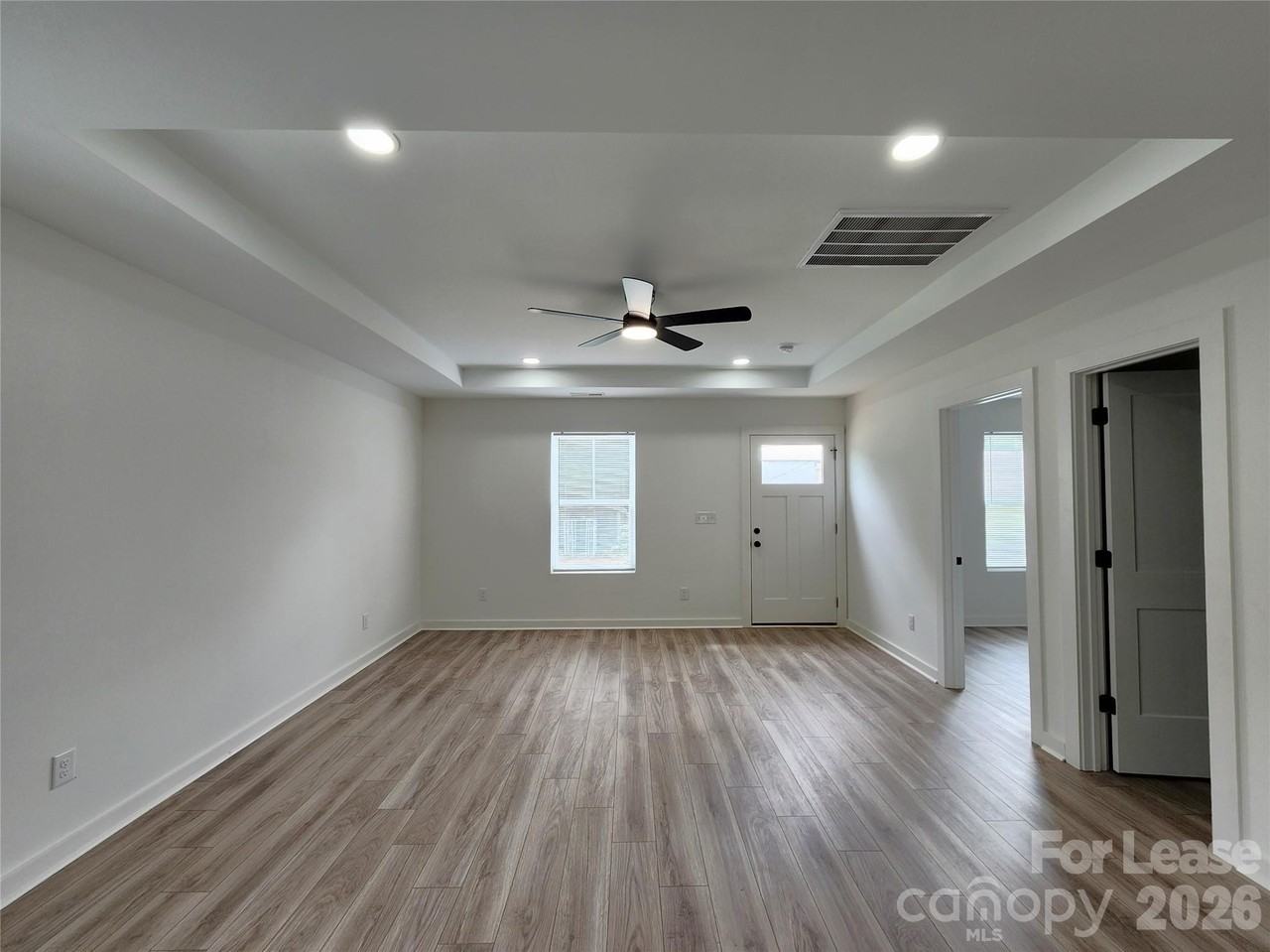 907 Hill St - Photo 3 of 14