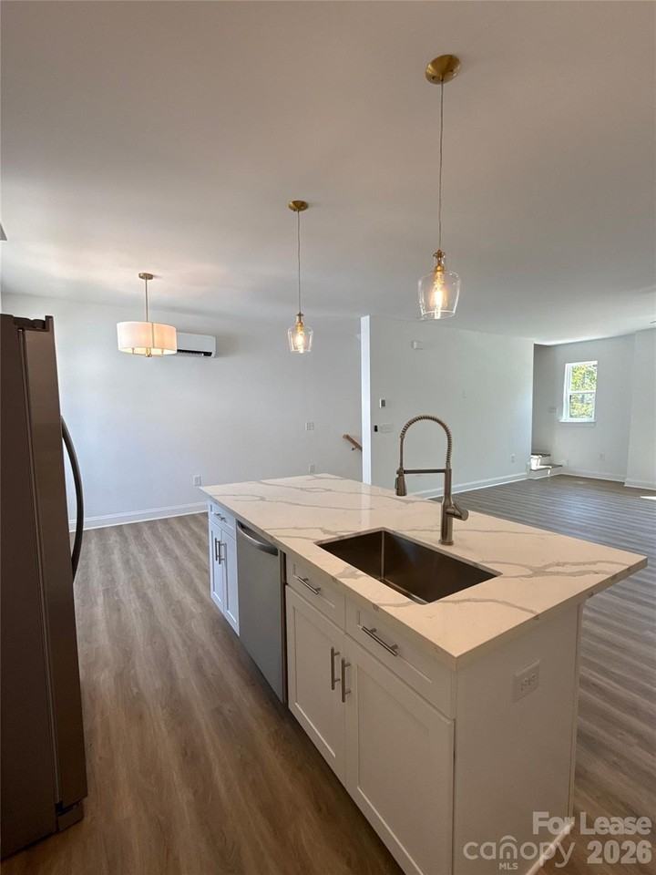 2100 Bombay Way - Photo 5 of 16