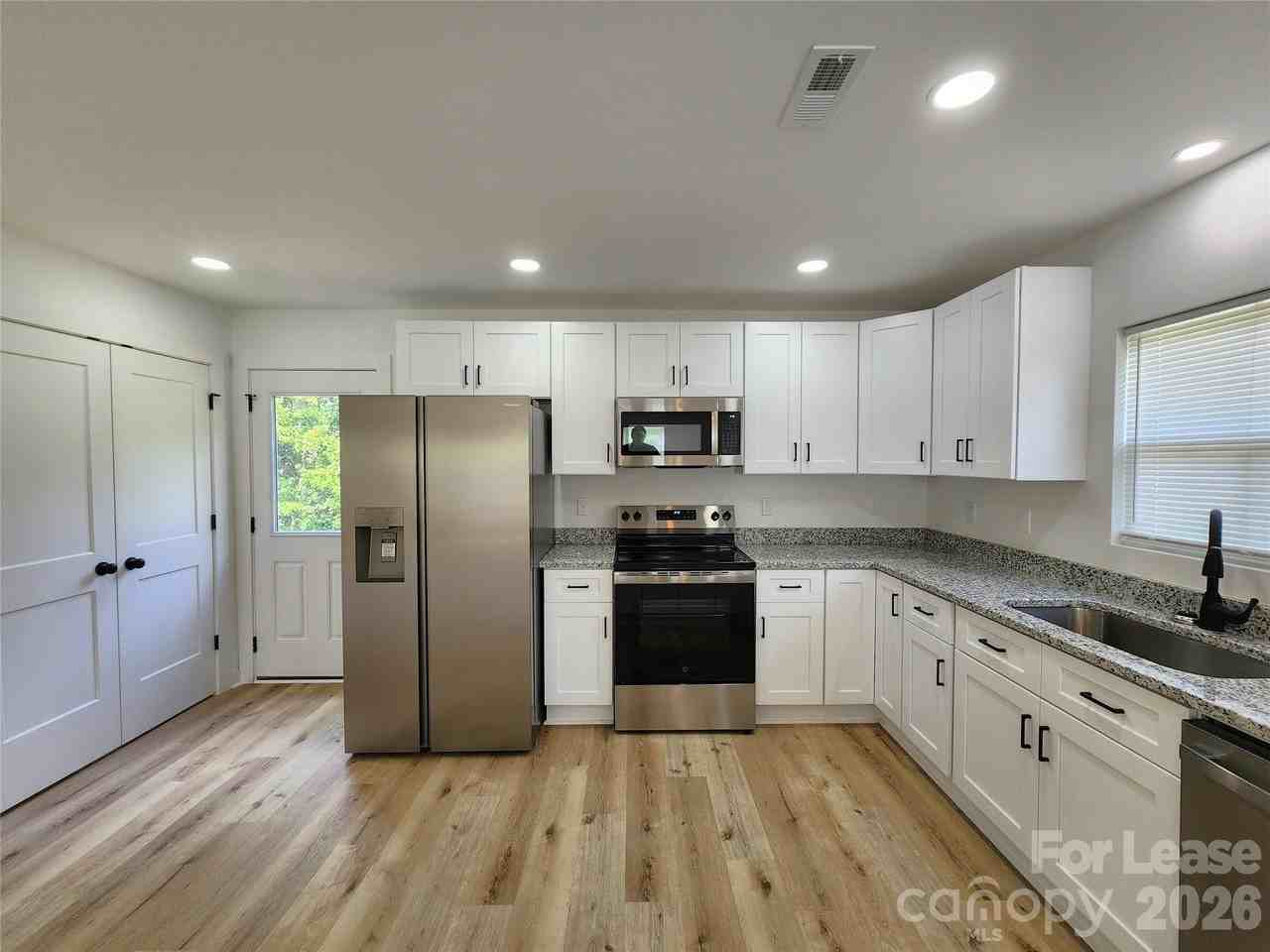 1300 Rainbow Dr - Photo 6 of 15