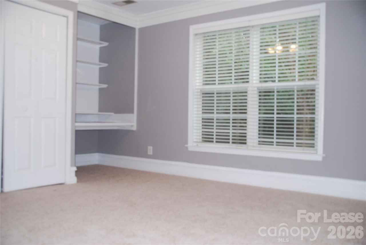 733 Meadow Lake Dr - Photo 6 of 12