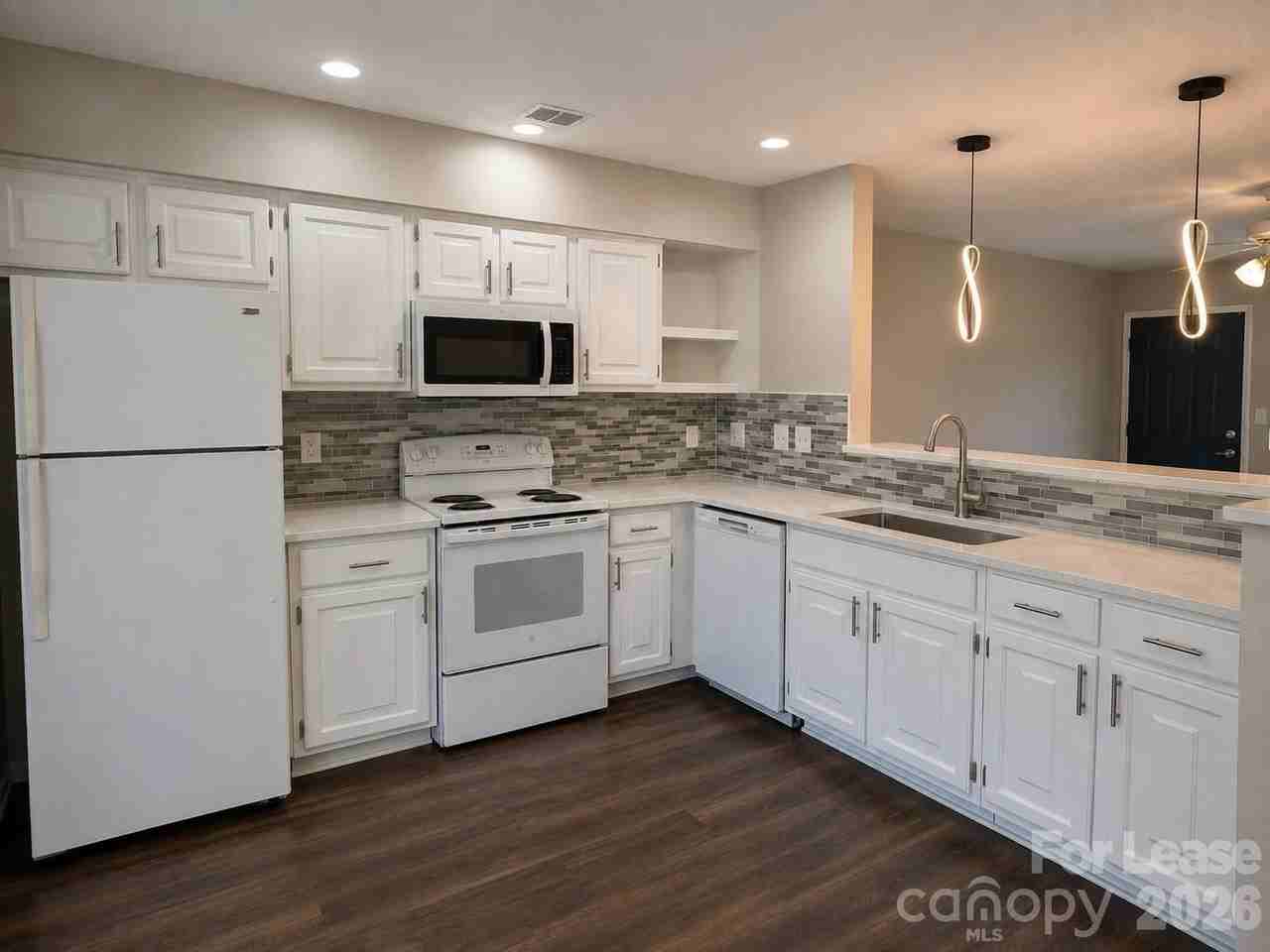 7718 Linda Lake Dr - Photo 2 of 19