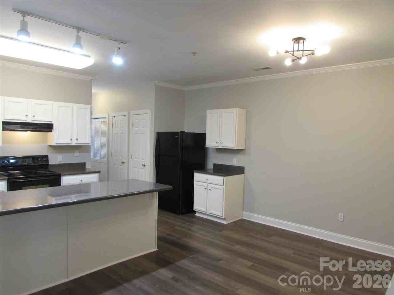 21725 Aftonshire Dr - Photo 4 of 11