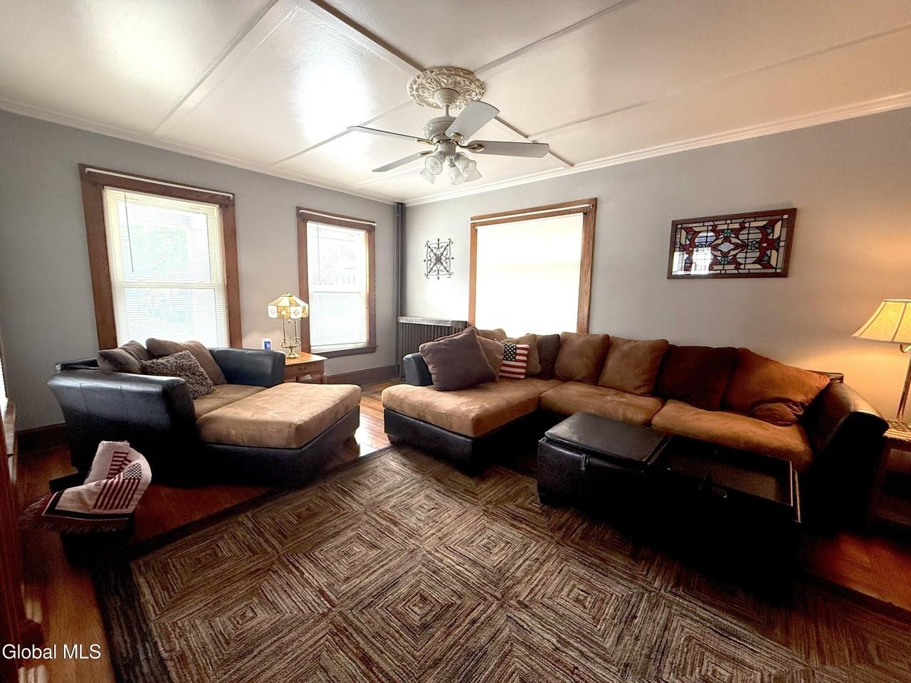 157 Washington St - Photo 3 of 24
