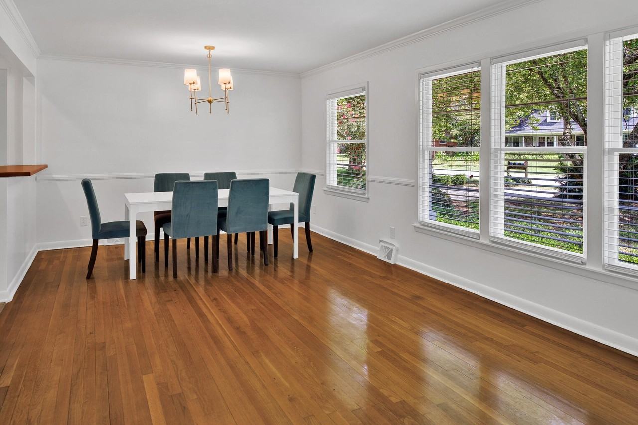 1154 Winborn Dr - Photo 4 of 27