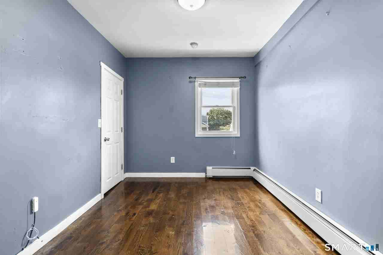 62 Saint Michaels Ave - Photo 2 of 20